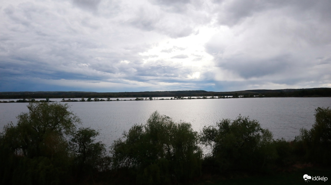 Kis- Balaton borúsan!