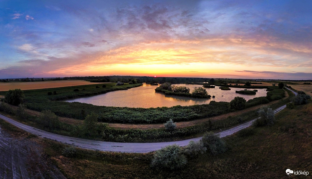 Naplemente fentről nézve