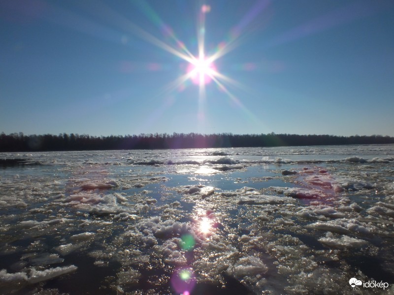 Jégzajlás a Dunán Domborinál6