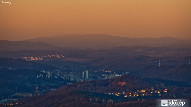 Napkelte fényében Salgótarján 