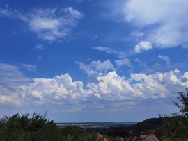 Front előtti égkép 