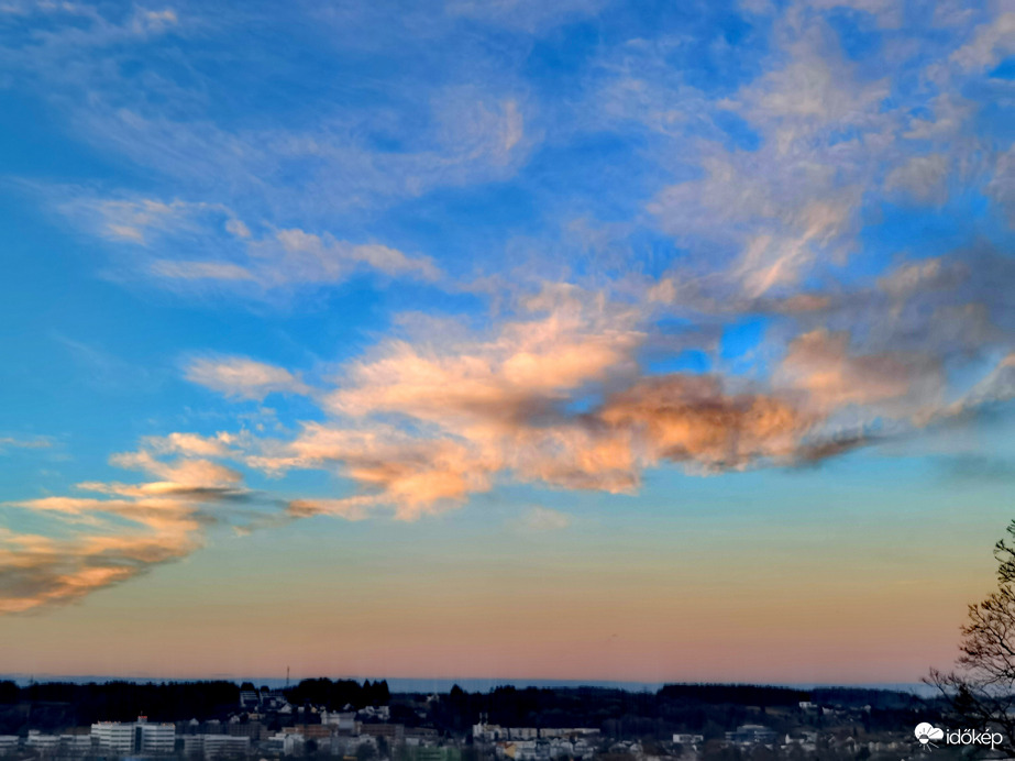 Szép vasárnap reggelt! 