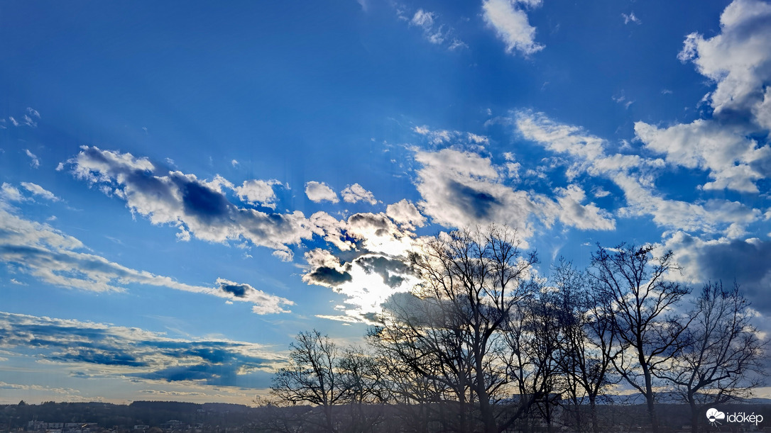 Ismét kékben a naplemente 