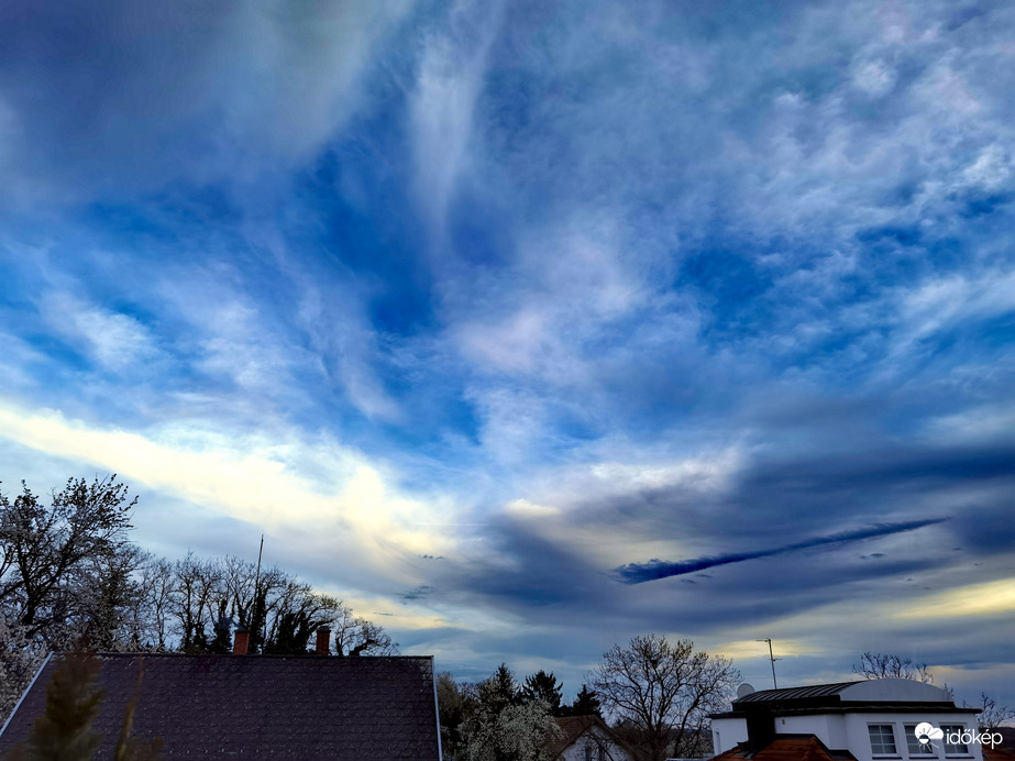 Délutáni felhővarázs 
