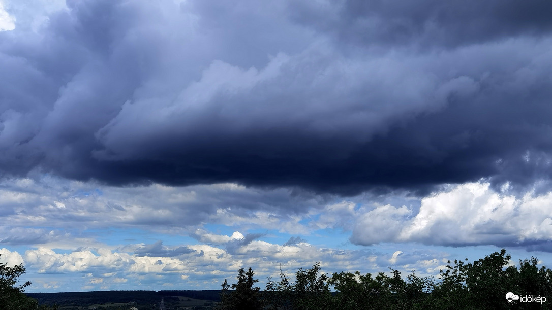 Mai frontos felhővarázs 