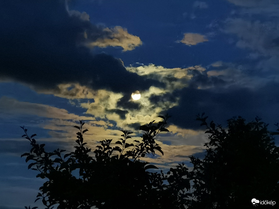 Mai telehold Kőszegen 