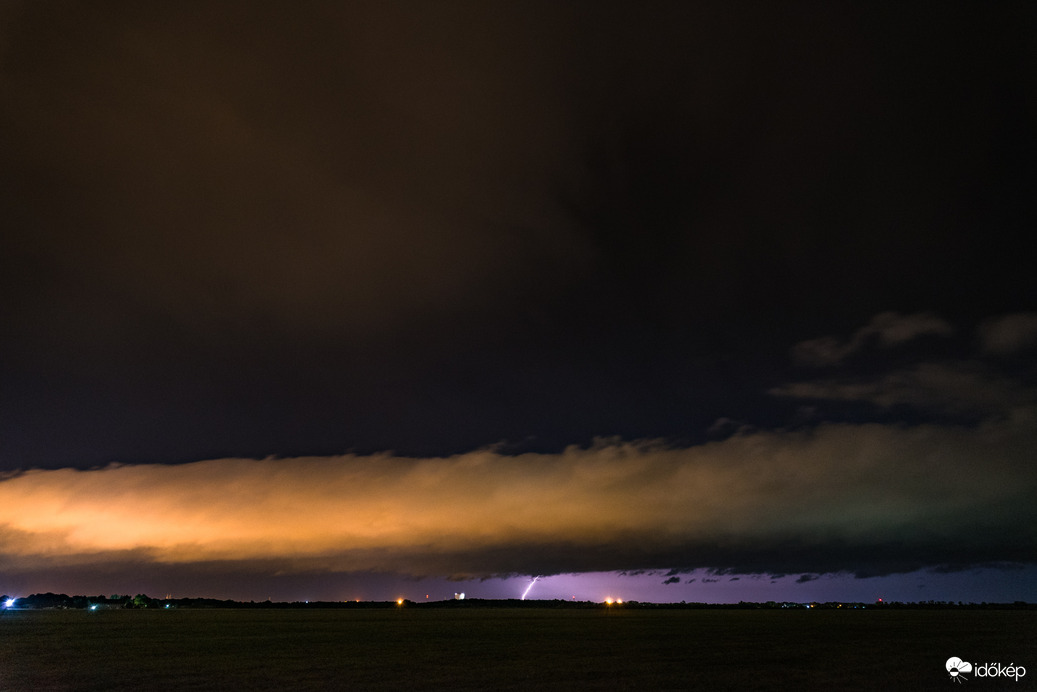 Aztán ezt így Dél-keleti irányban sikerült fotózni, ekkor fura érzések törtek rám! 