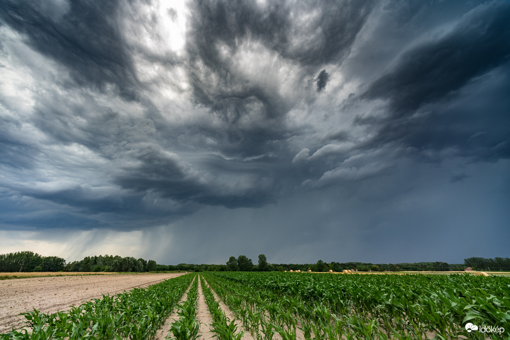 Itt már közel volt