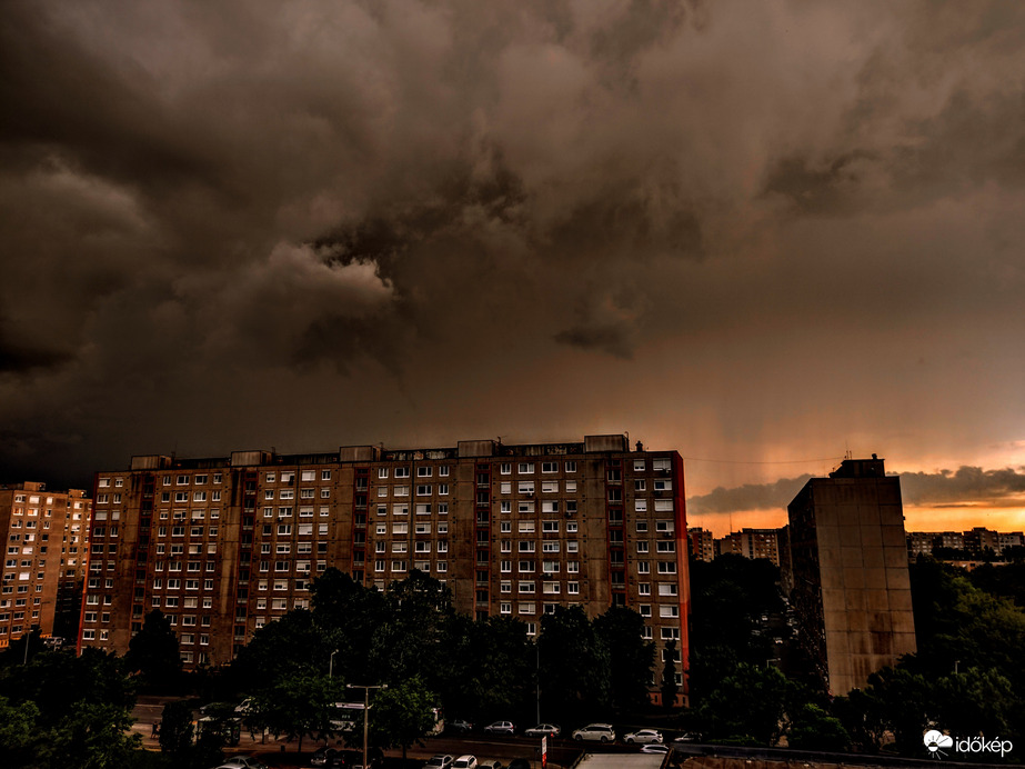 Vihar előtti égkép