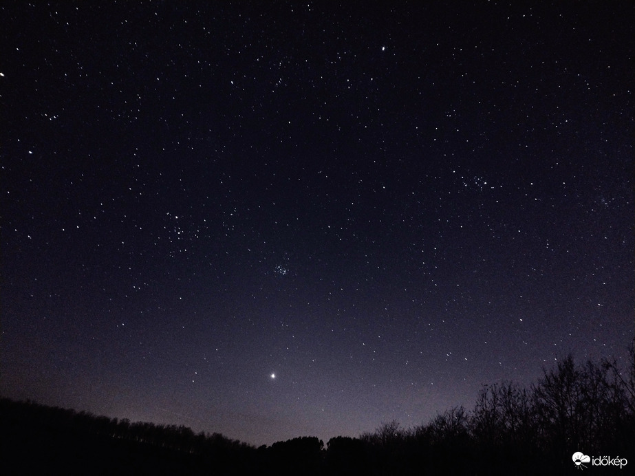 A 12p/Pons Brooks üstökös a nyugati égbolton
