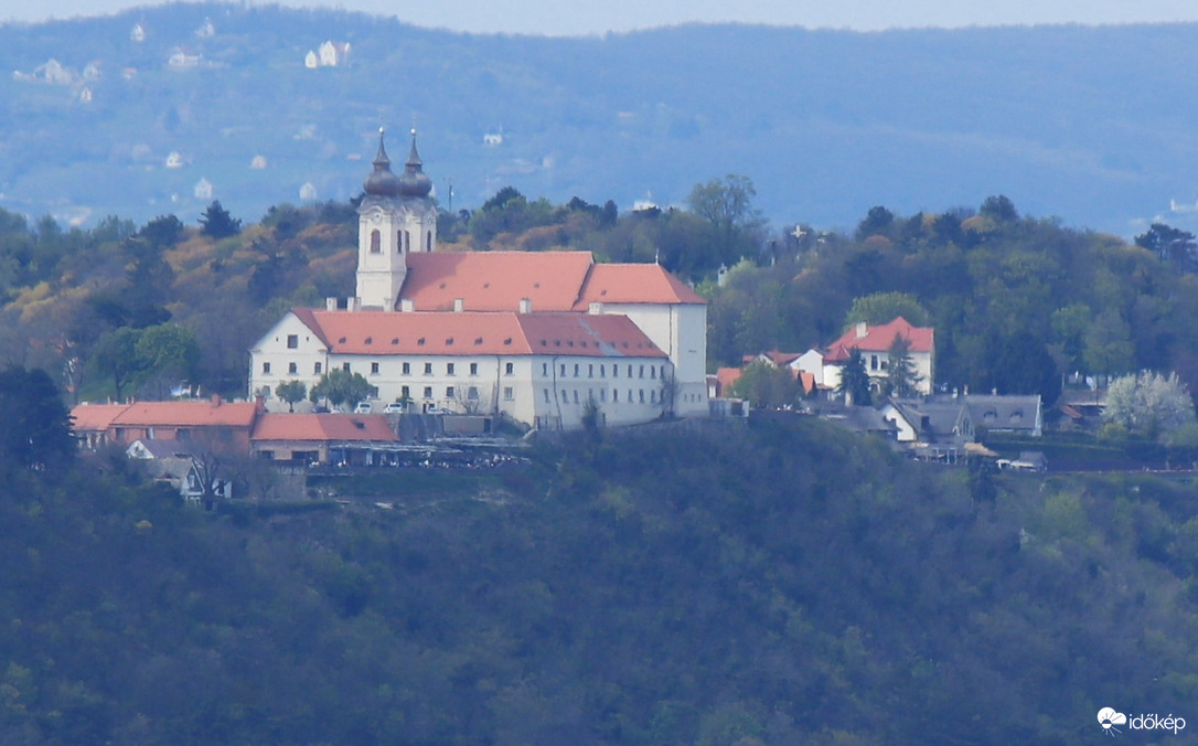 Tihanyi apátság a déli partról