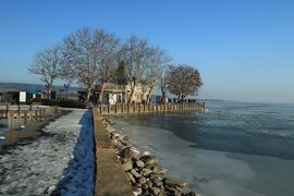 Keszthelyi móló a jég fogságában