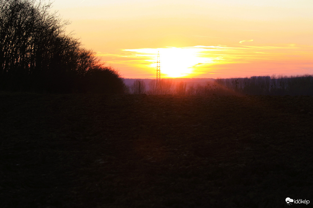 Elfolyt a naplemente