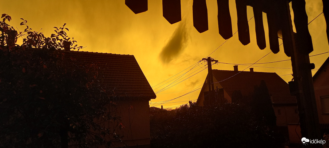 Narancs égbolt