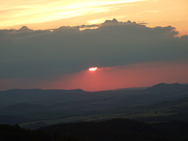 Koratavaszi alkonyat 