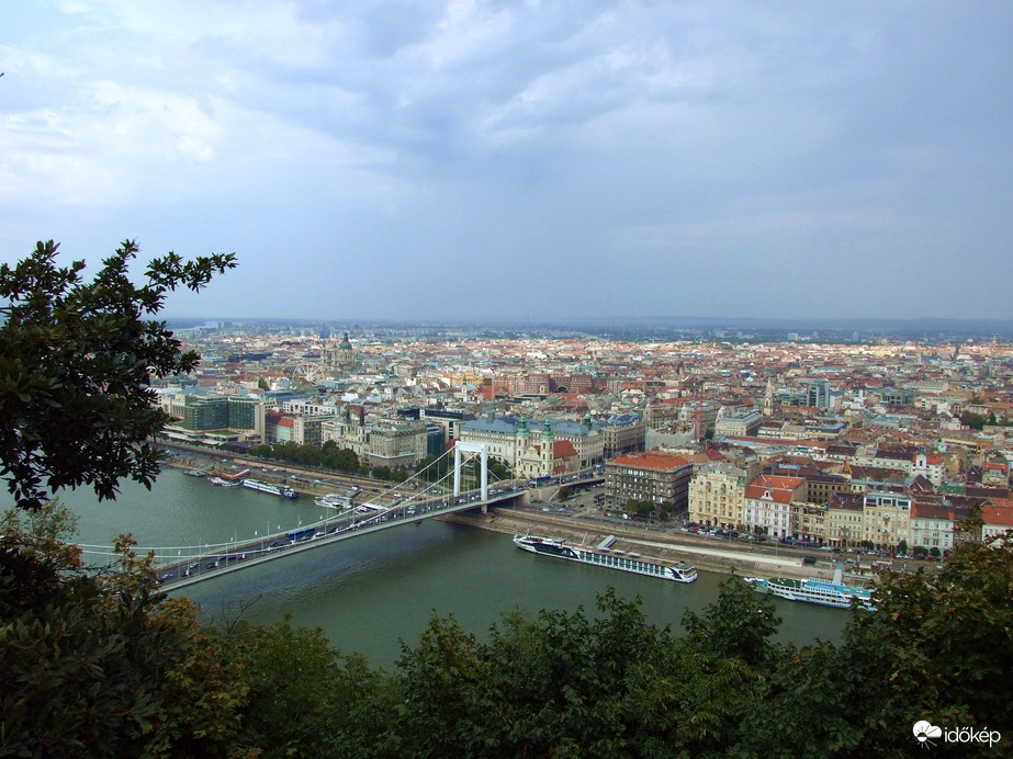 Kilátás a városra