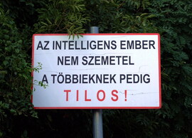 Tábla a természetvédelmi terület határában :)