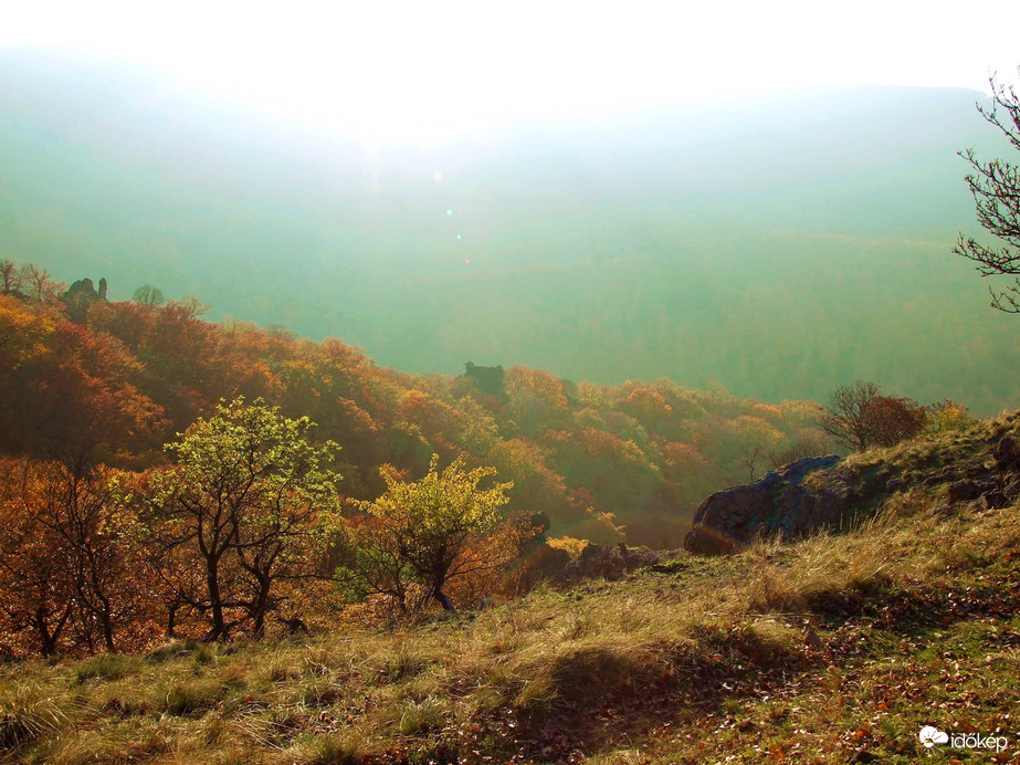 Őszi fények párás időben 