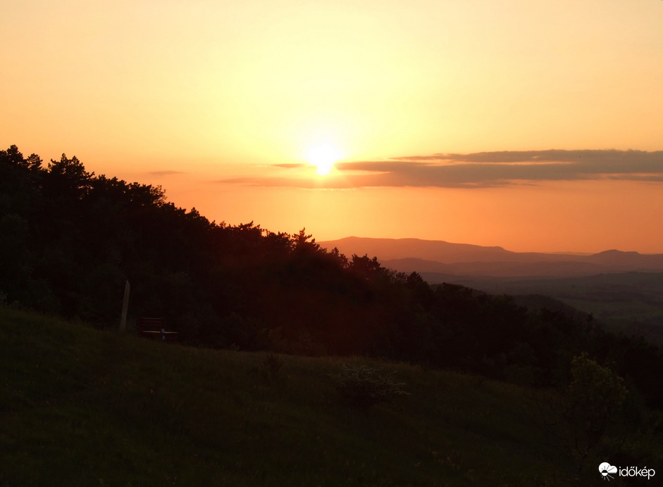 Napnyugta a Szénásokon