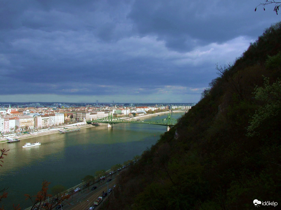 Rálátás a Szabadság-hídra 