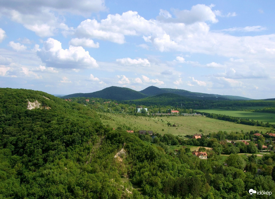 Kilátás a Remete-hegyről 