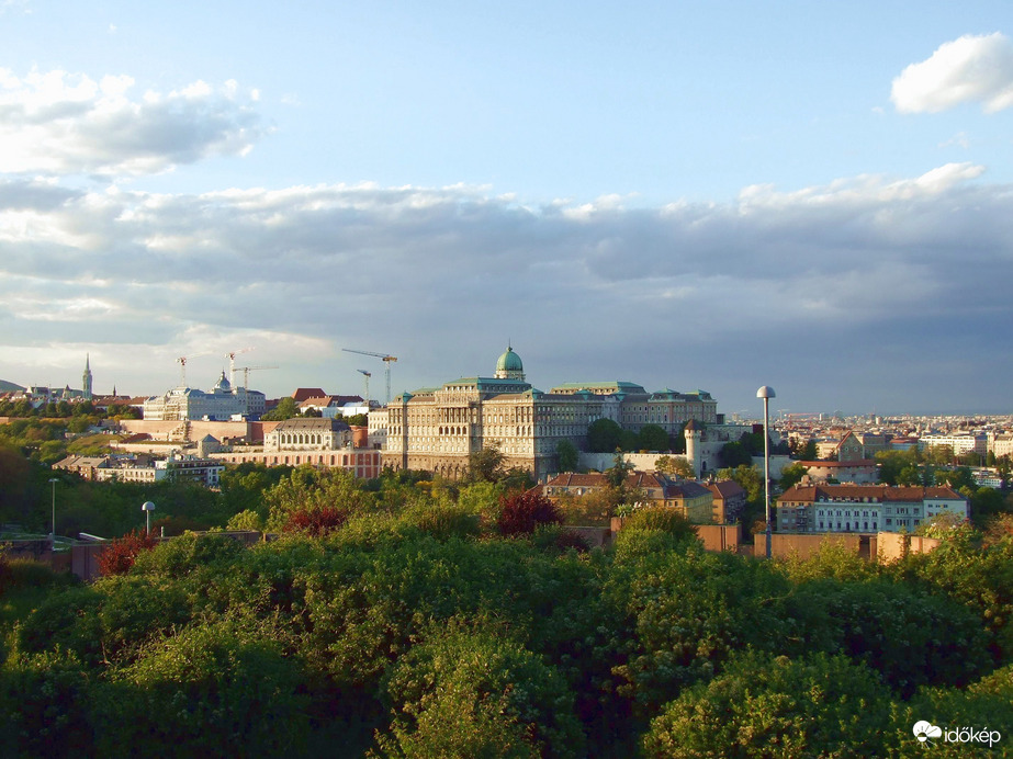 A várnegyed látképe