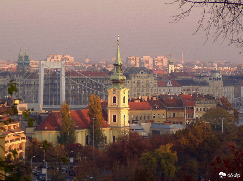 Délutáni fényben