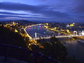 Esti Budapest 