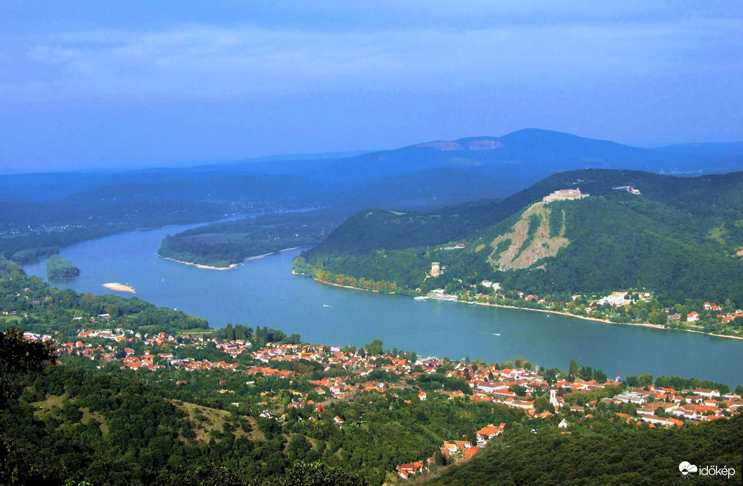 A Julianus-barát kilátó panorámája 