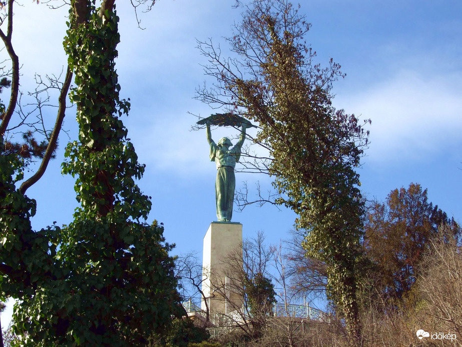 Változatok Szabadság-szoborra 2.