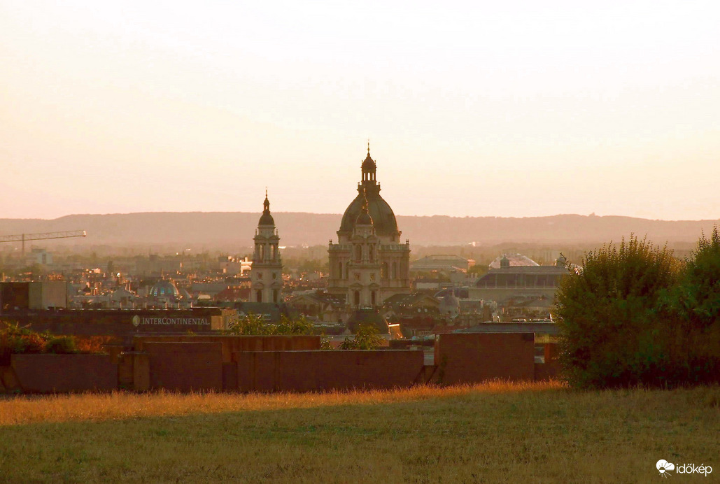 Budapesten felkelt a nap