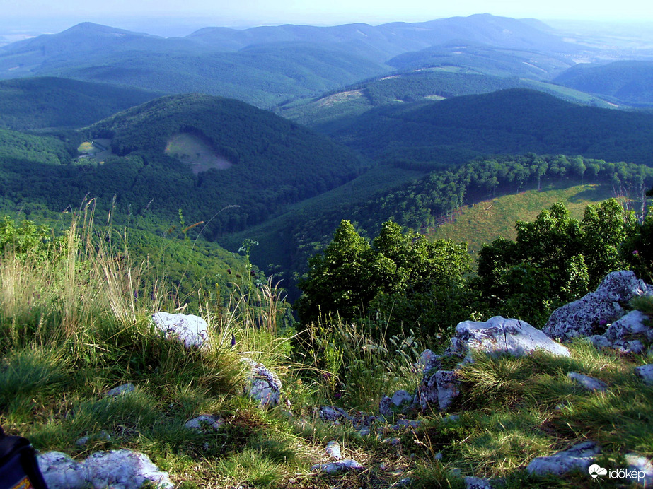 Kilátás a Három-kőről 