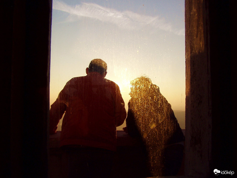 Megbeszélés napnyugtakor 