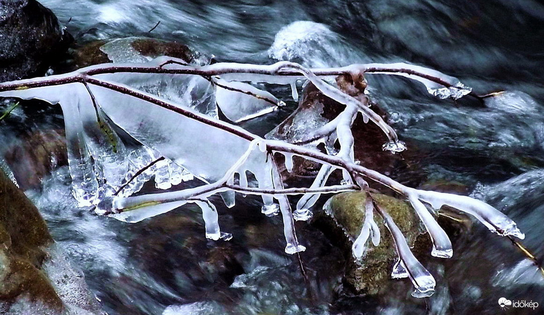 Jégszobrászat a természetben :)