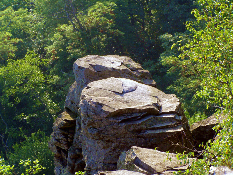 Csonka bazalttornyok 