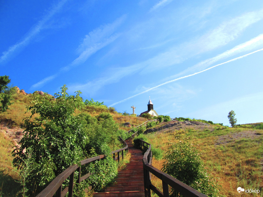 Kápolna a hegyen