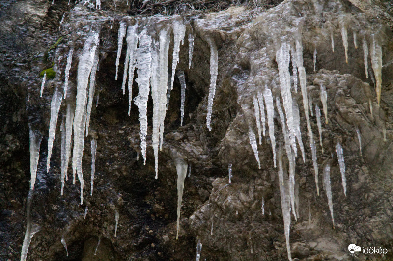 Csepp+kő (Jánoshegy)