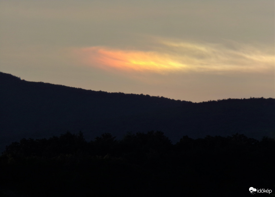 Megjelent egy kis melléknap estefelé