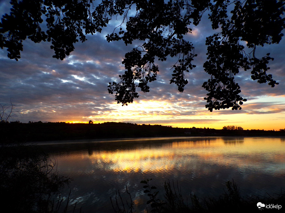 Tópart napkelte idején 2.