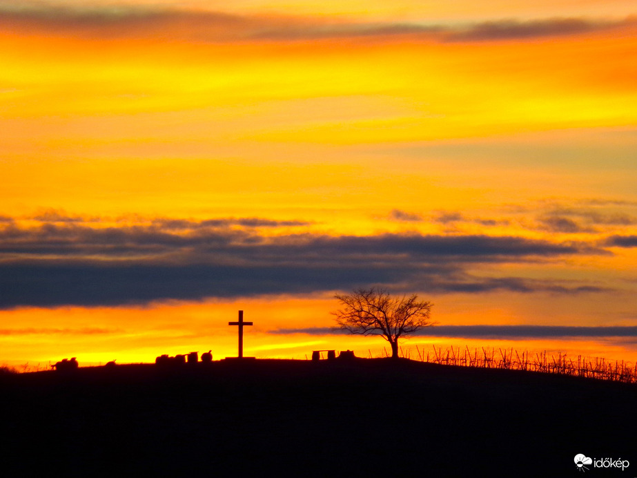 Rétegek napkelte előtt