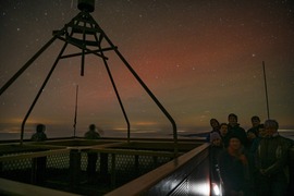 Lelkes csapat a Zengő kilátóban SAR-ívvel