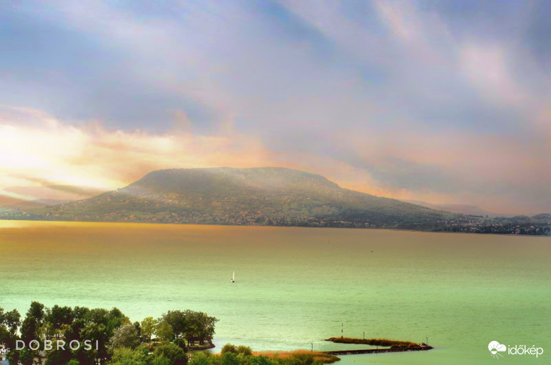 Távolban egy fehér vitorla