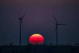 Mai naplemente a Nagyigmándi szélerőműveknél