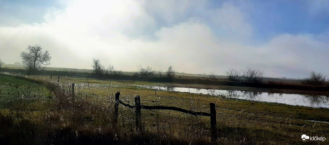 Akasztó határánál..