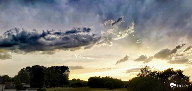 A sárkány felhő..