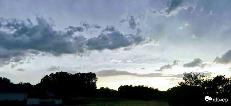 Viharfelhők...