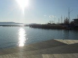 A Balaton téli napsütésben.