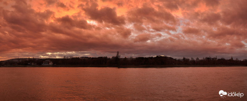 Ma esti különlegesen szép fények Budapesten