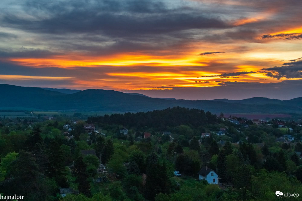 Május 7. reggelén 