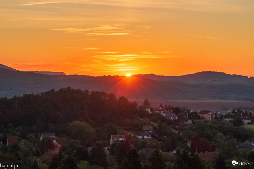 Május 5. reggelén 